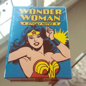 New Wonder Woman post it/ sticky notes